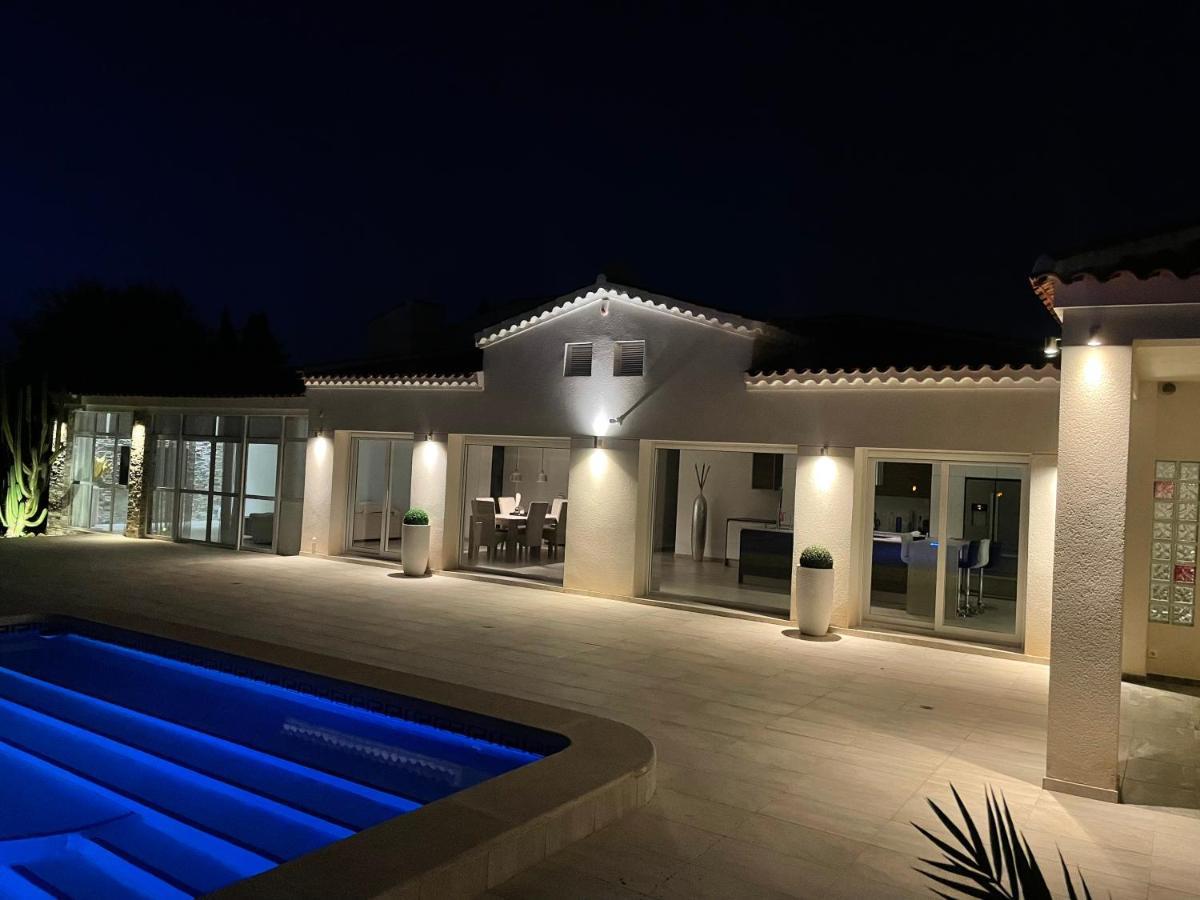 Villa Pyeranch Торевиеха Екстериор снимка