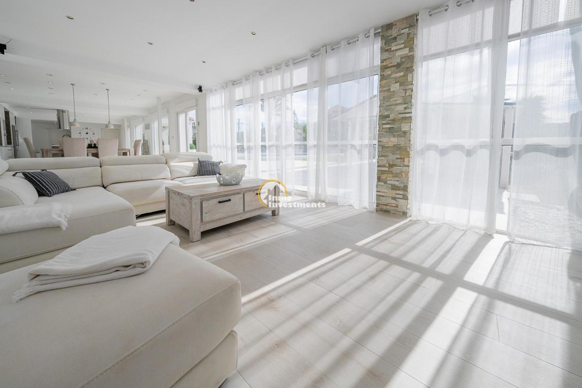 Villa Pyeranch Торевиеха Екстериор снимка