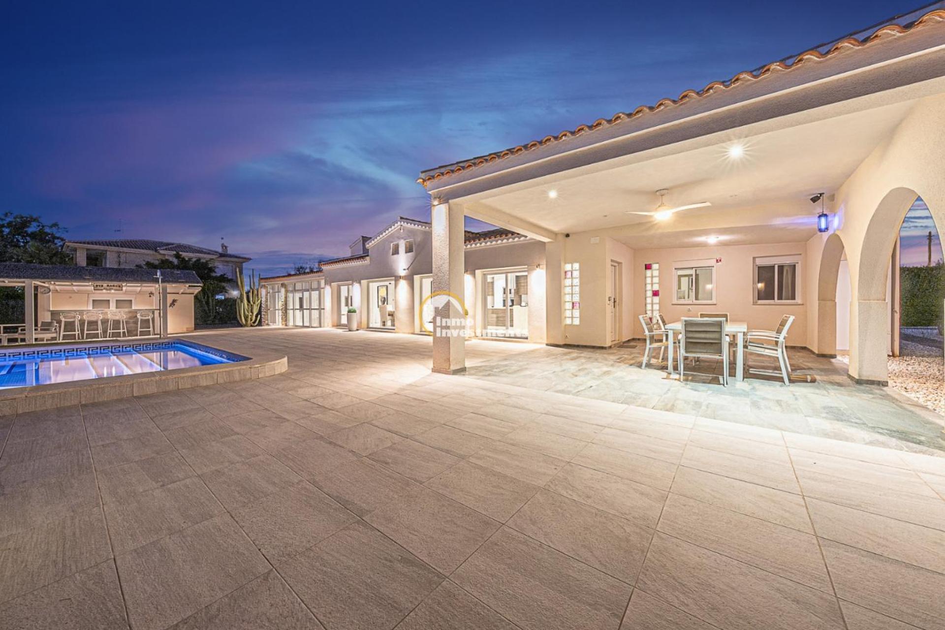 Villa Pyeranch Торевиеха Екстериор снимка
