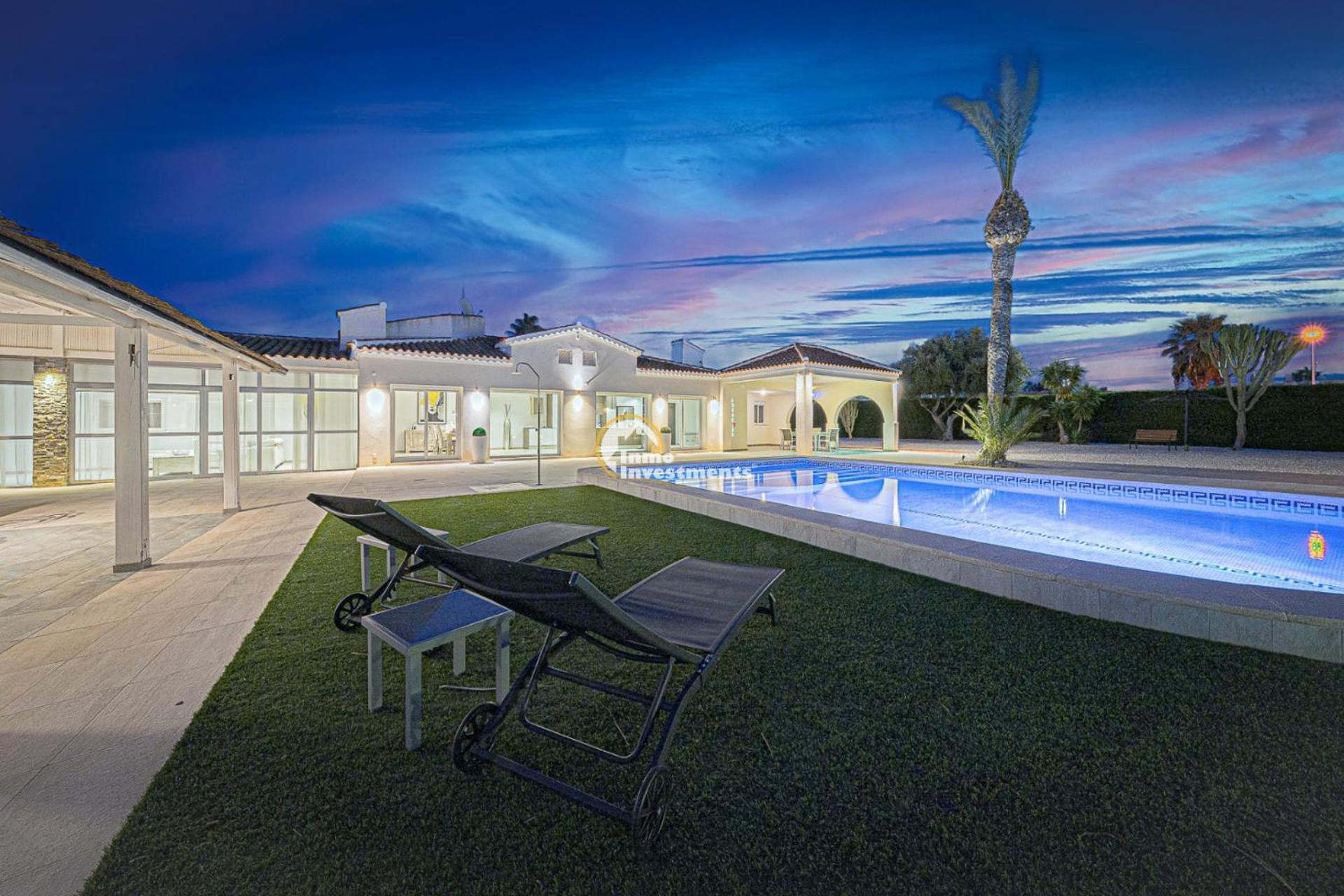 Villa Pyeranch Торевиеха Екстериор снимка