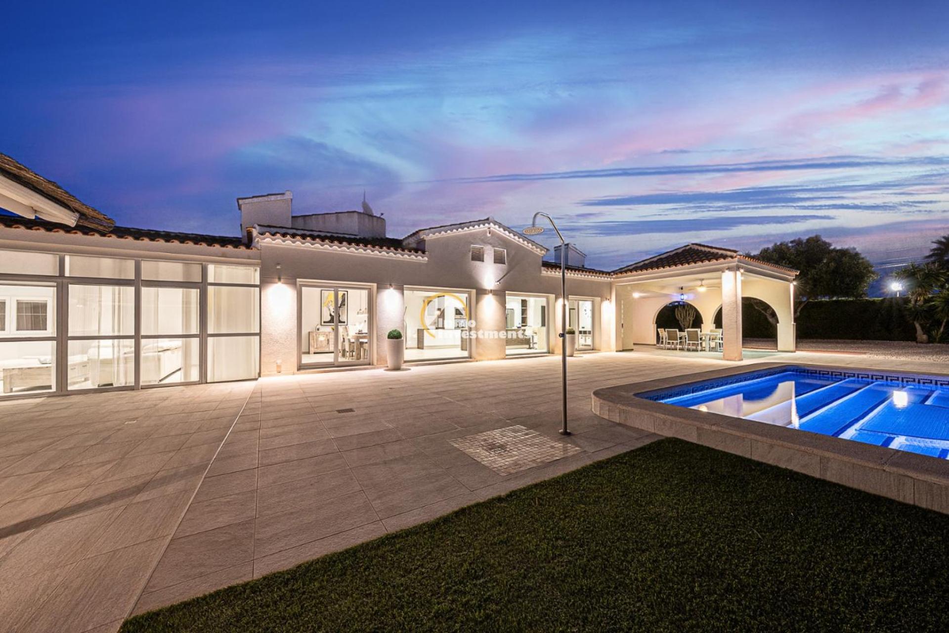 Villa Pyeranch Торевиеха Екстериор снимка
