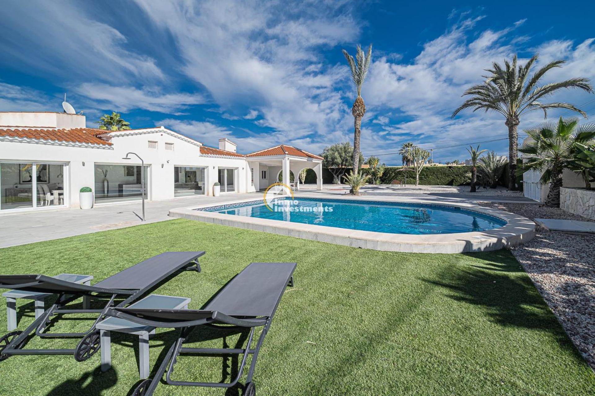 Villa Pyeranch Торевиеха Екстериор снимка