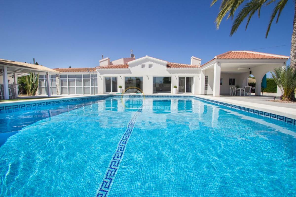 Villa Pyeranch Торевиеха Екстериор снимка